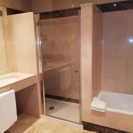 Hotel Astura 2*