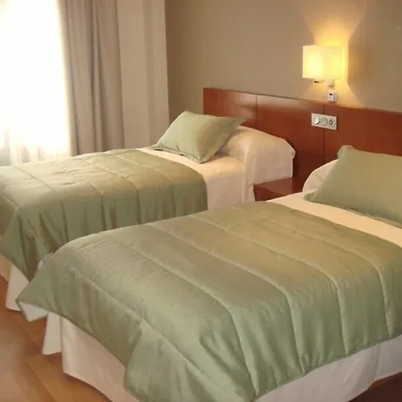 Astura 2* Valencia de Don Juan