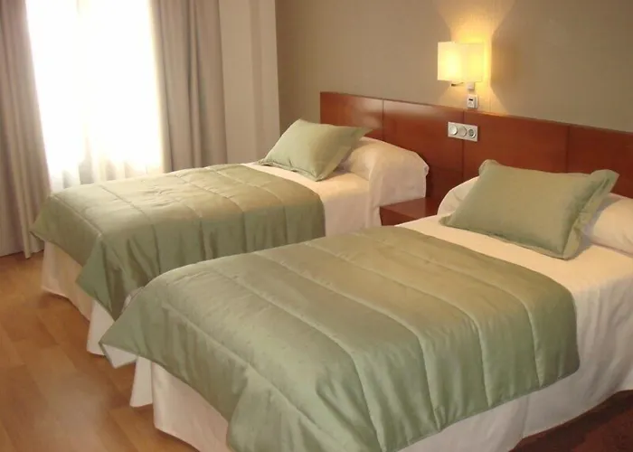 Astura 2* Valencia de Don Juan